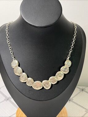 Silpada sterling silver "Still Shining" hammered discs necklace
925
Like new